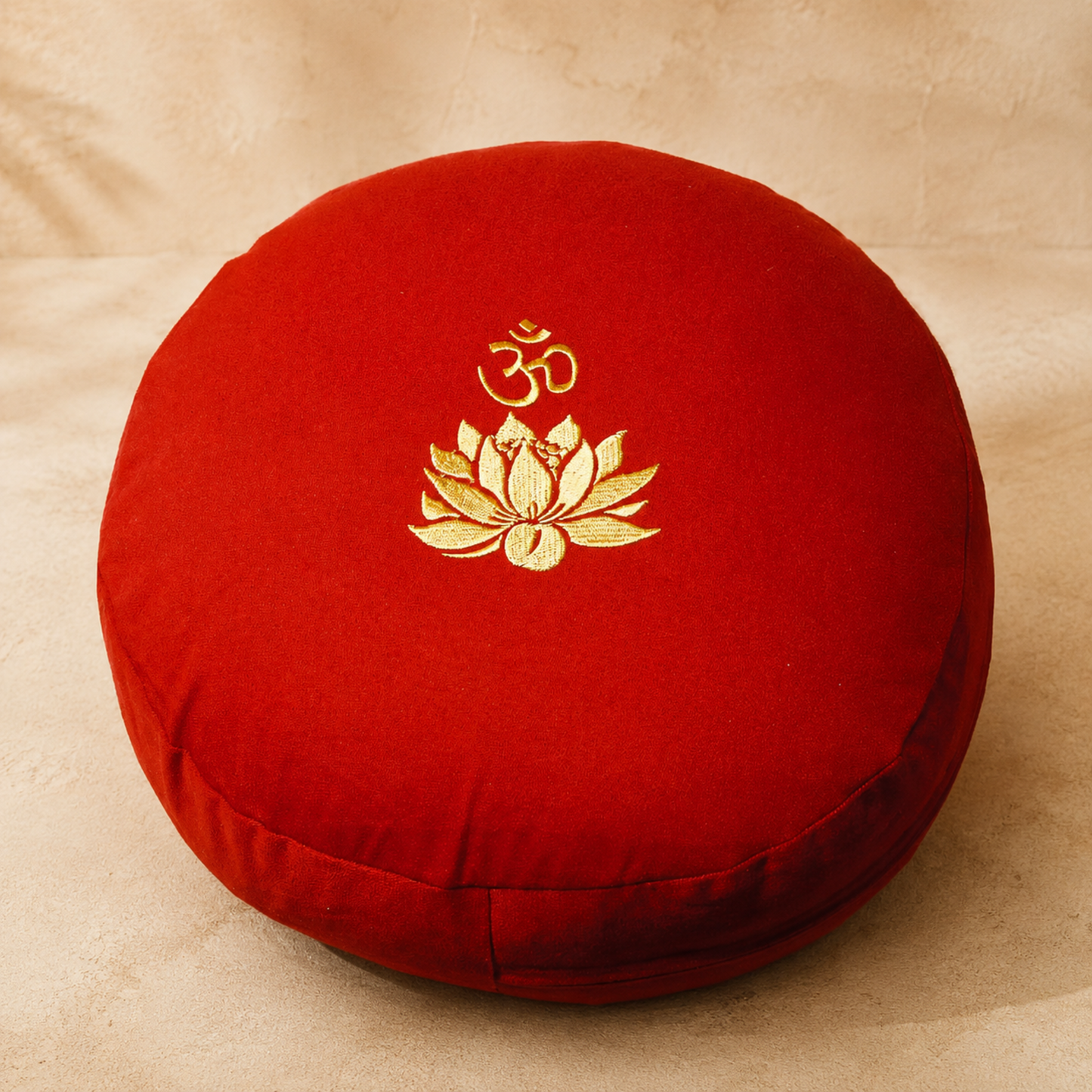 Meditationskissen „Lotus Om“ (rot) – ruhiger Sitz für bewusste Pausen und innere Sammlung